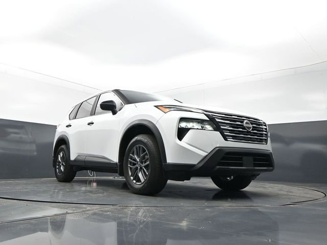 Used 2025 Nissan Rogue S FWD image 23