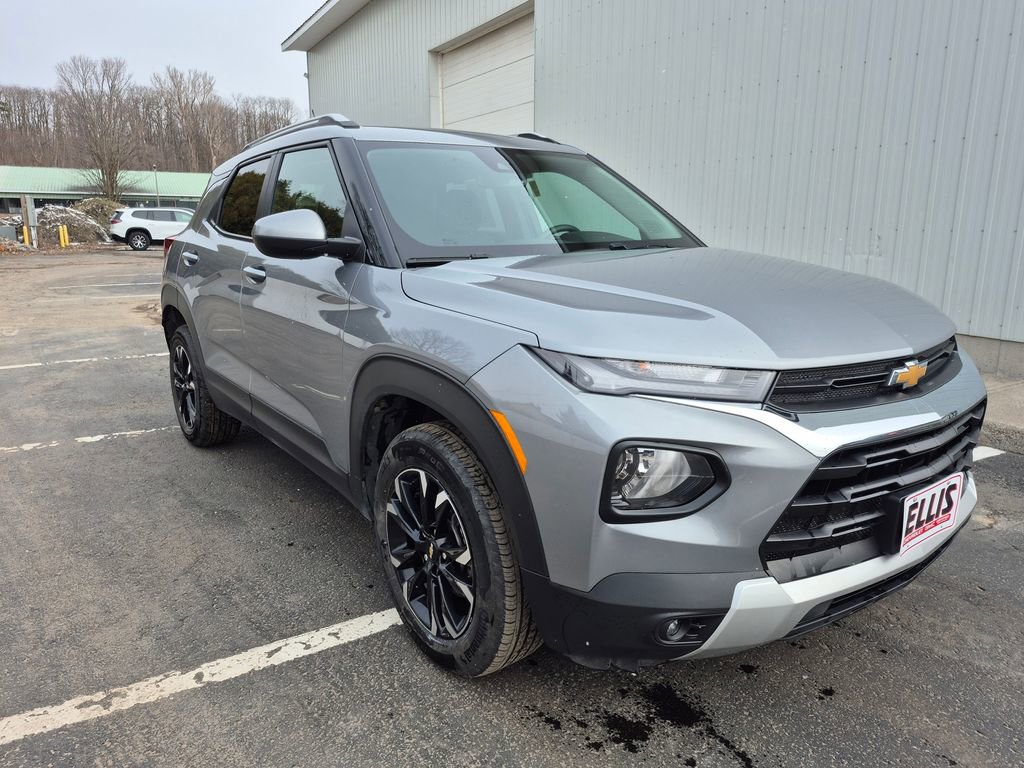 Used 2023 Chevrolet TrailBlazer LT w/ Convenience Package image 3