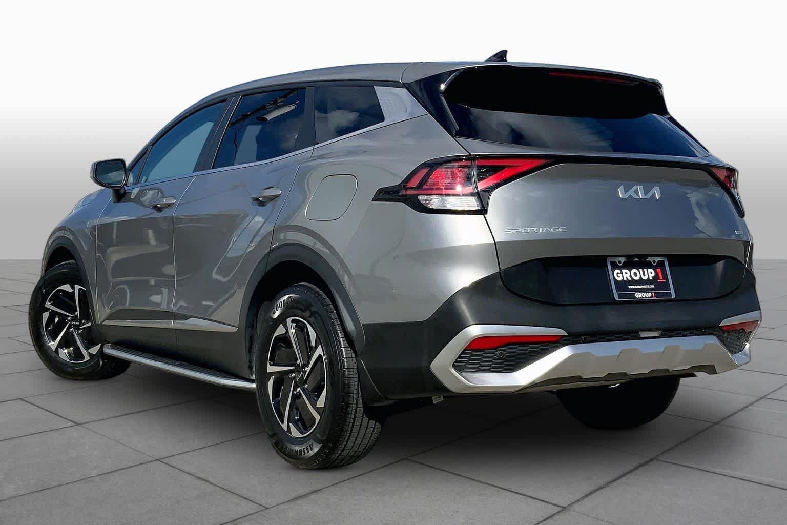 Used 2023 Kia Sportage LX AWD/4WD image 12