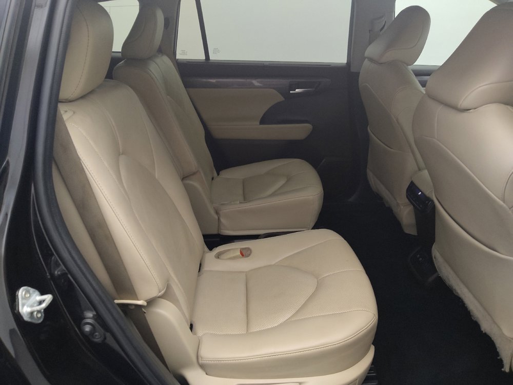 Used 2021 Toyota Highlander Platinum image 19