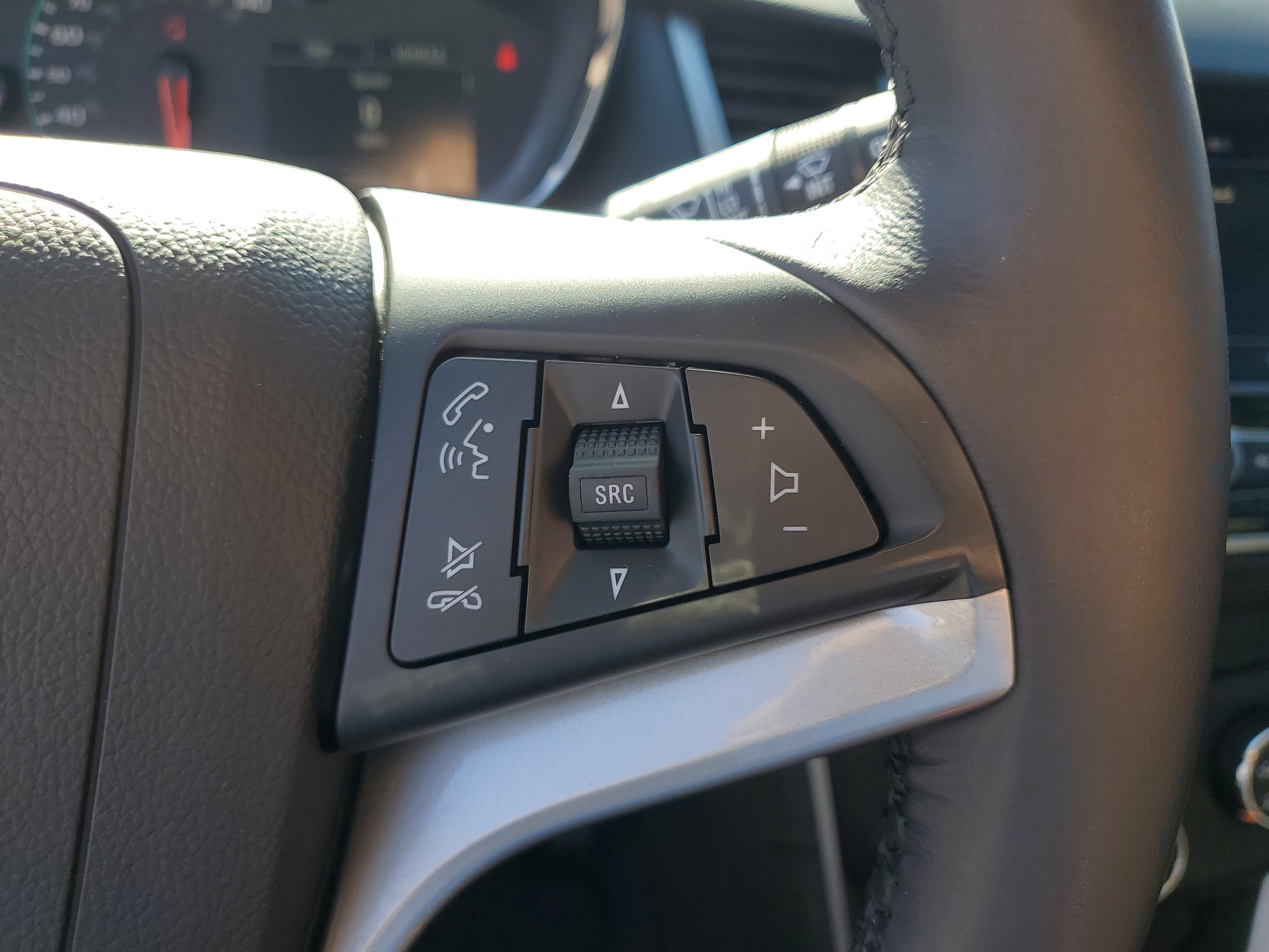 Used 2022 Chevrolet Trax LT w/ LT Convenience Package image 22