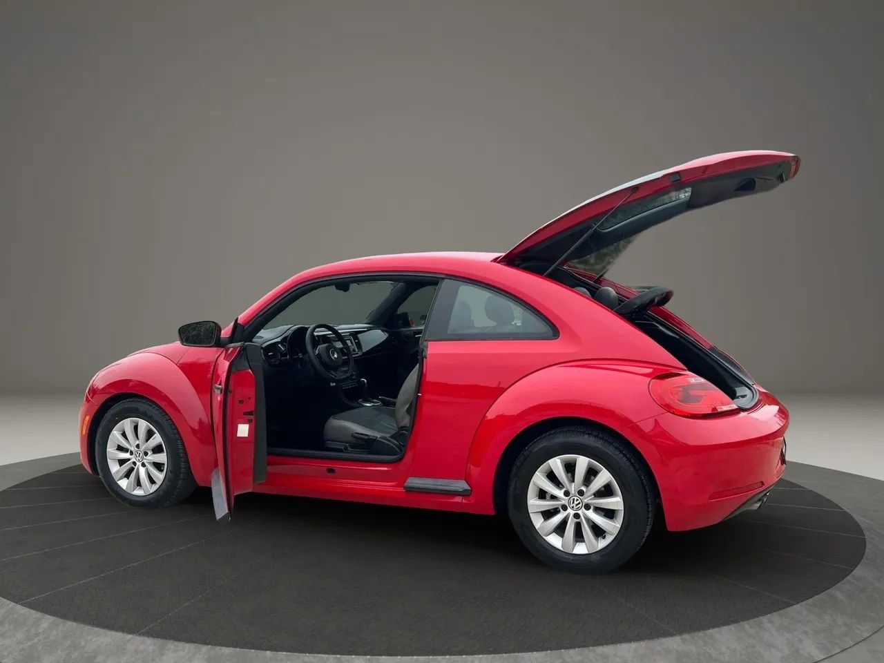 Used 2015 Volkswagen Beetle 1.8T Classic FWD image 34