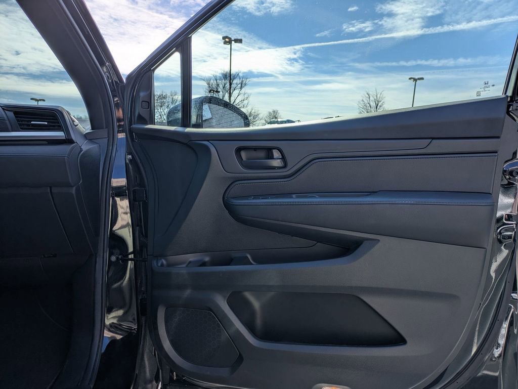 Used 2025 Honda Odyssey Sport-L image 32