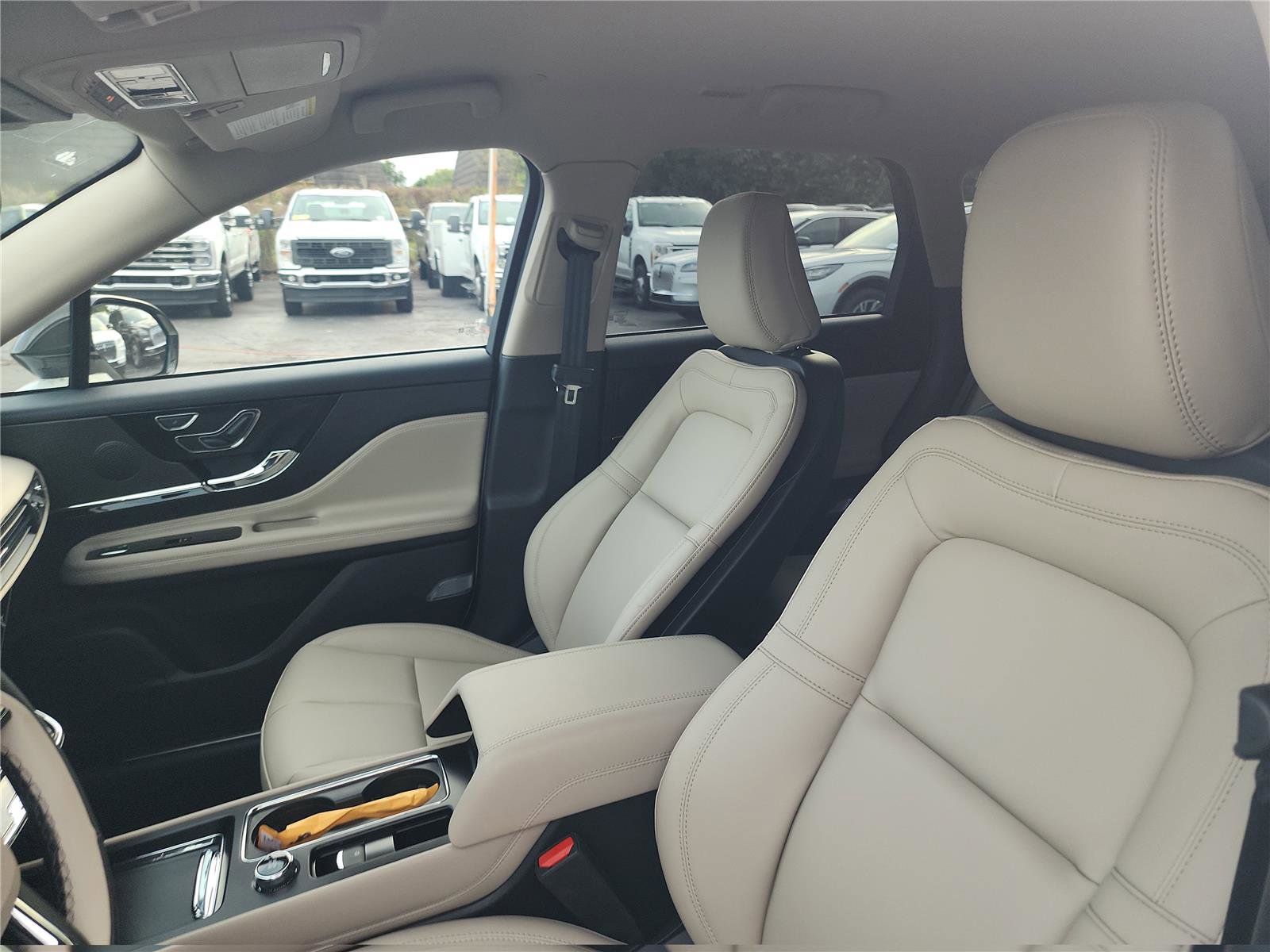 New 2026 Lincoln Corsair Premiere image 14