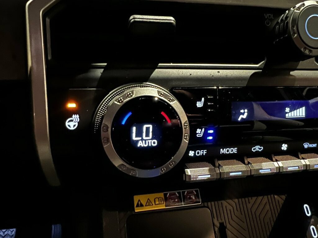 Used 2026 Toyota Tacoma 4x4 Double Cab Hybrid image 40
