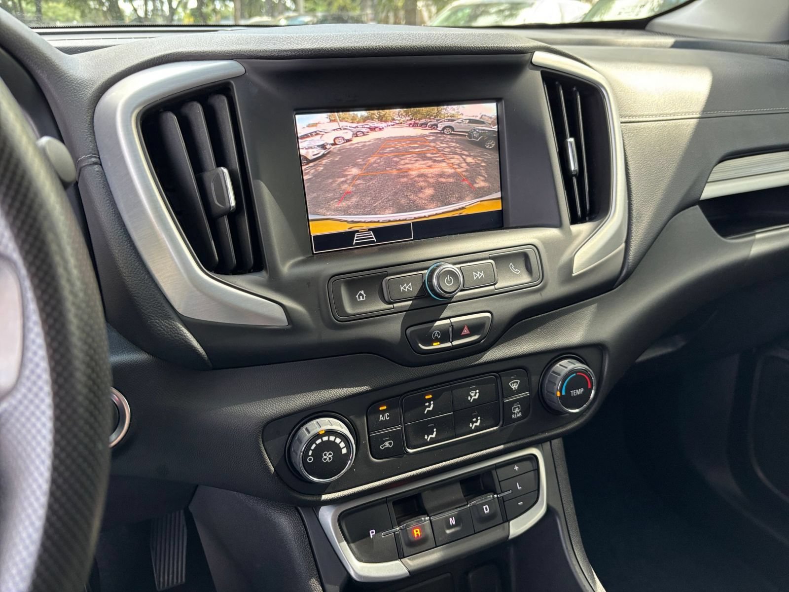 Used 2024 GMC Terrain SLE FWD image 16