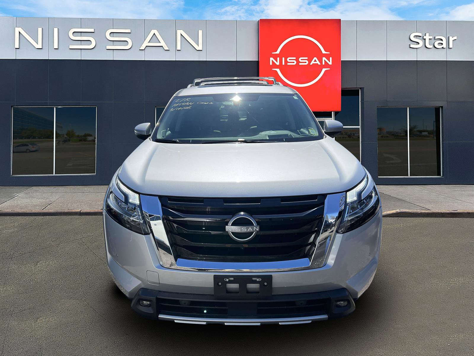 Used 2023 Nissan Pathfinder Platinum w/ Lighting Package (N93) AWD/4WD image 2