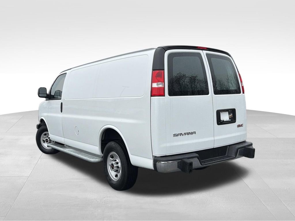 Used 2024 GMC Savana 2500 w/ Driver Convenience Package image 5