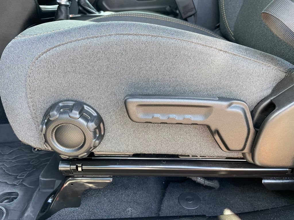 Used 2026 Jeep Wrangler Sport AWD/4WD image 11