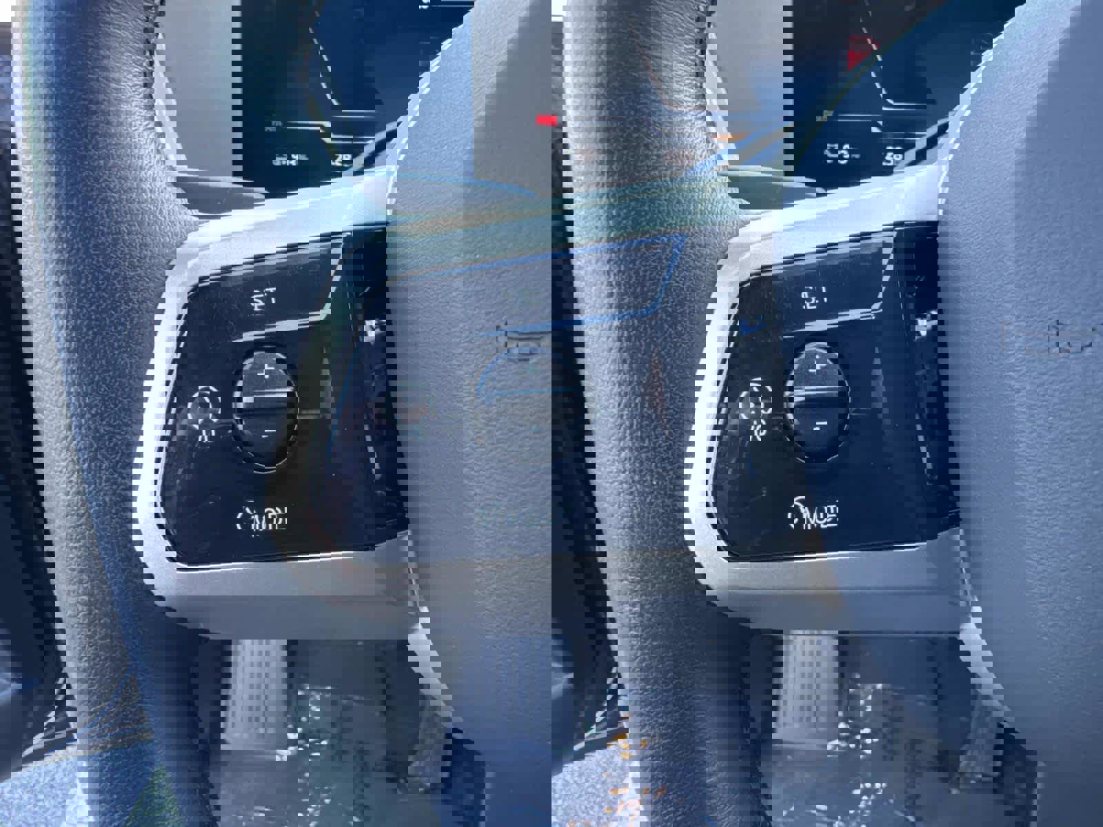 Certified 2025 BMW iX xDrive50 w/ Premium Package image 31