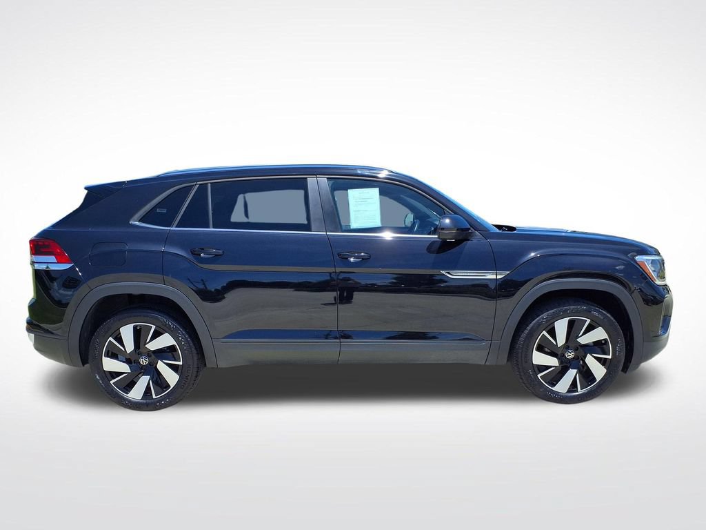 Used 2025 Volkswagen Atlas Cross Sport SE FWD image 9