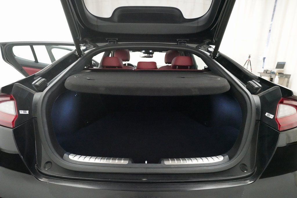 Used 2018 Kia Stinger GT2 image 10