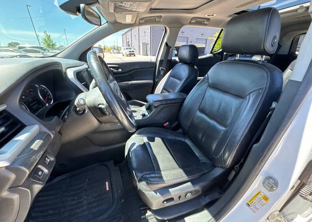 Used 2017 GMC Acadia SLT FWD image 9