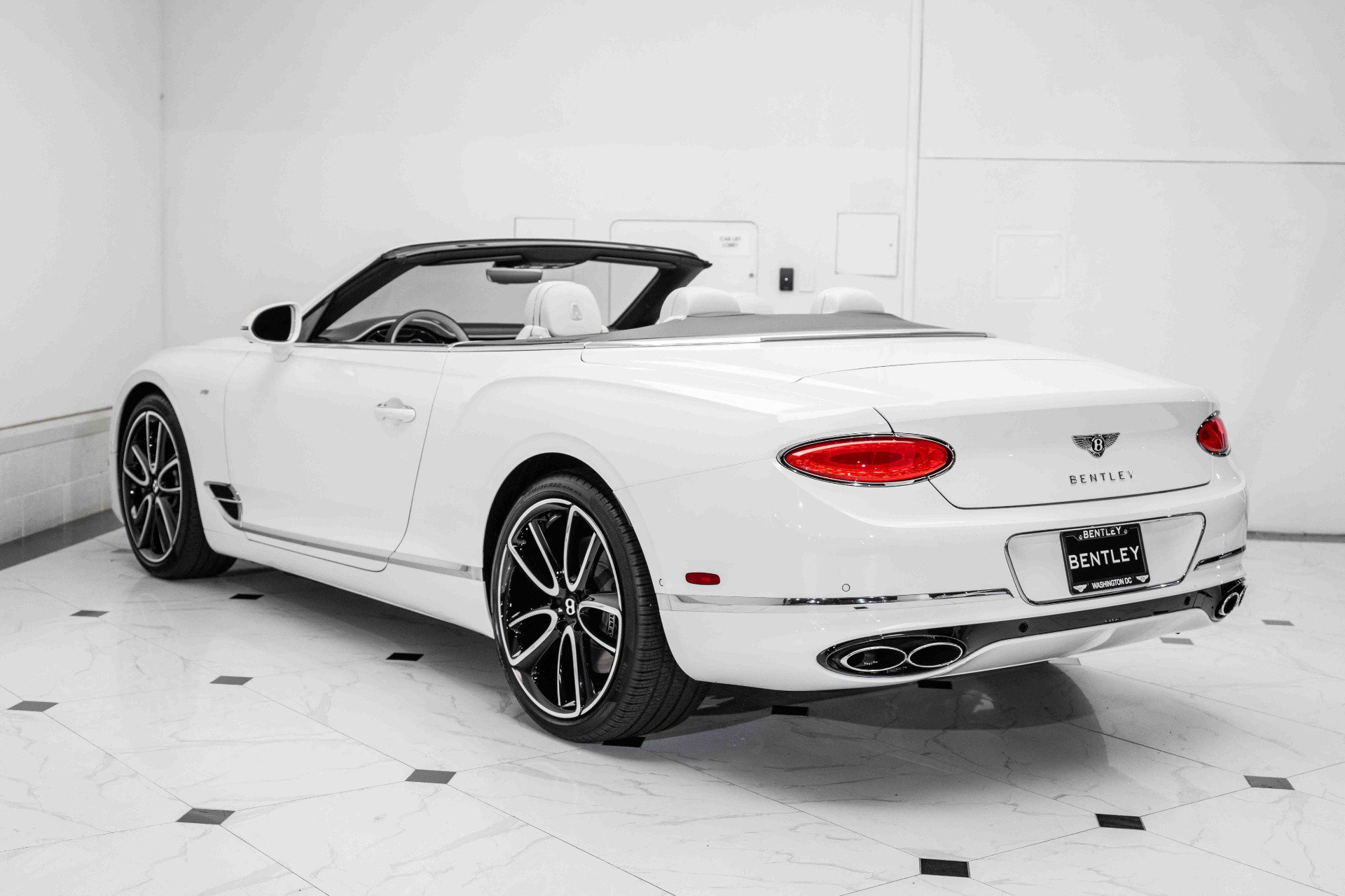 Used 2022 Bentley Continental GT image 3