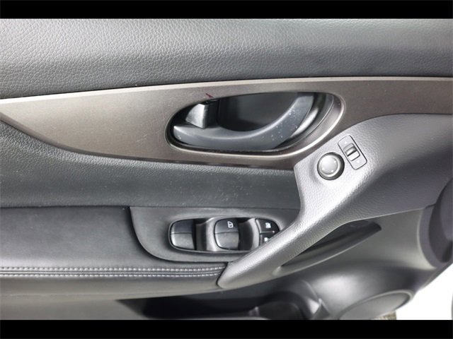 Used 2018 Nissan Rogue Sport S image 22