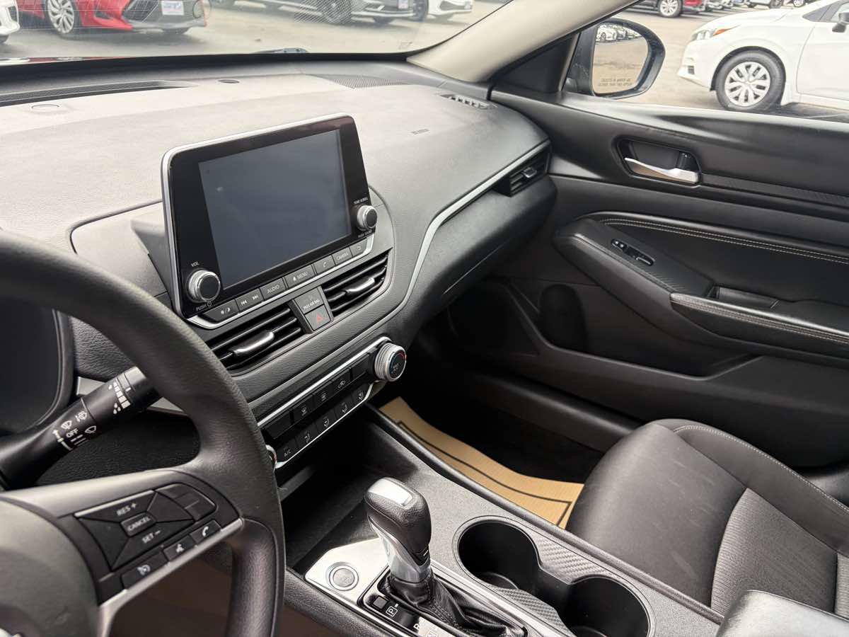Used 2020 Nissan Altima 2.5 S FWD image 13