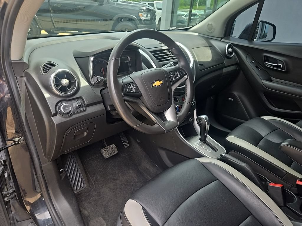 Used 2016 Chevrolet Trax LTZ w/ Midnight Edition AWD/4WD image 33