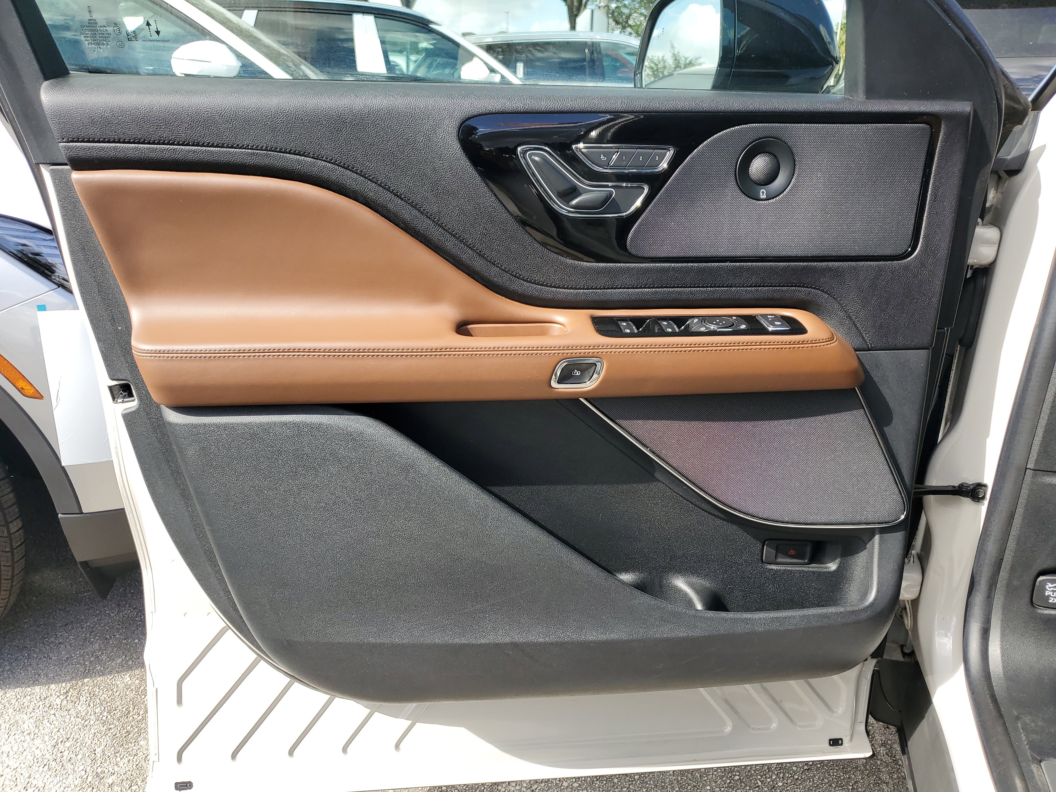 Certified 2022 Lincoln Aviator Reserve w/ Elements Package Plus image 13