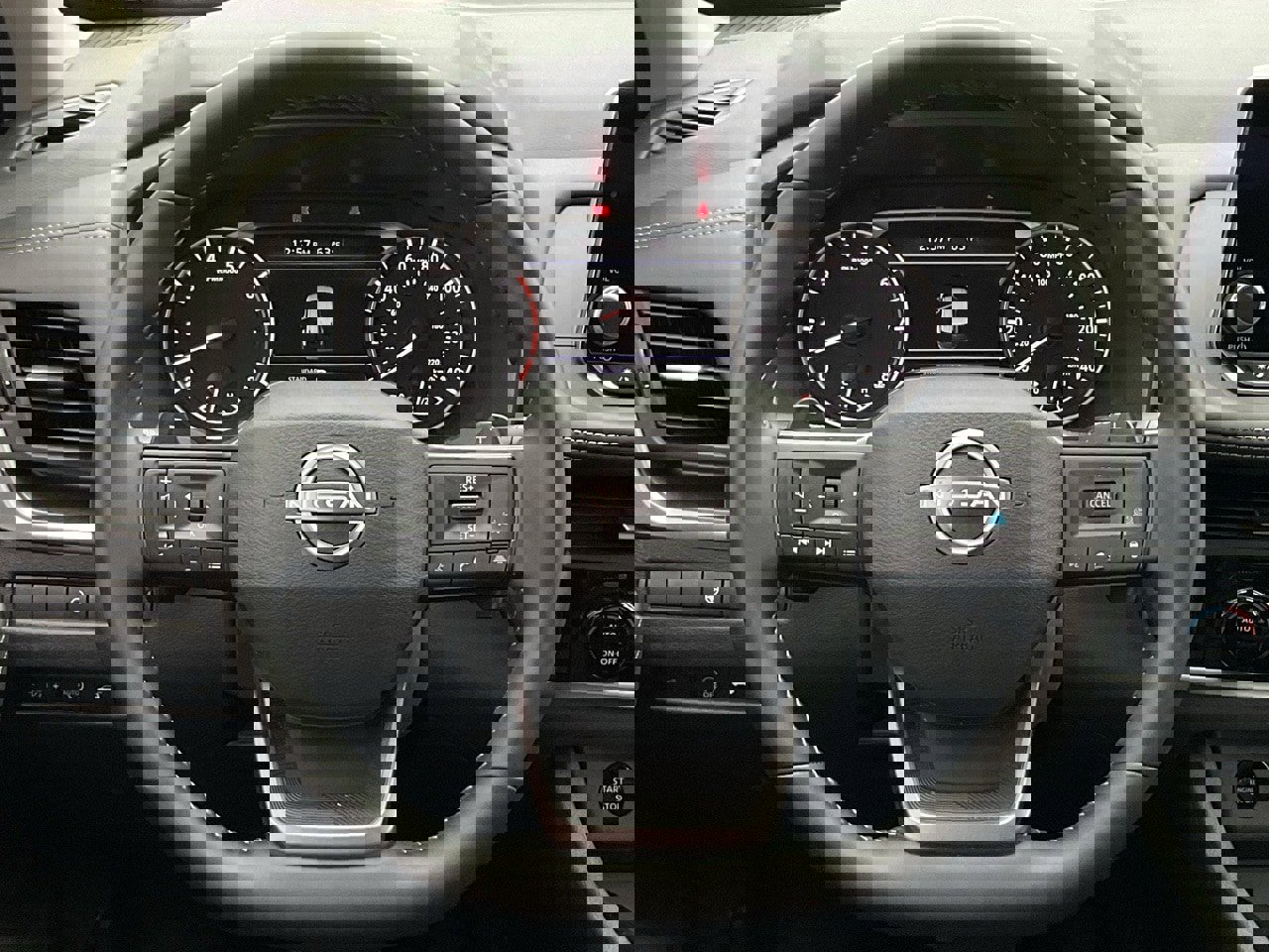 Used 2025 Nissan Rogue SV image 21