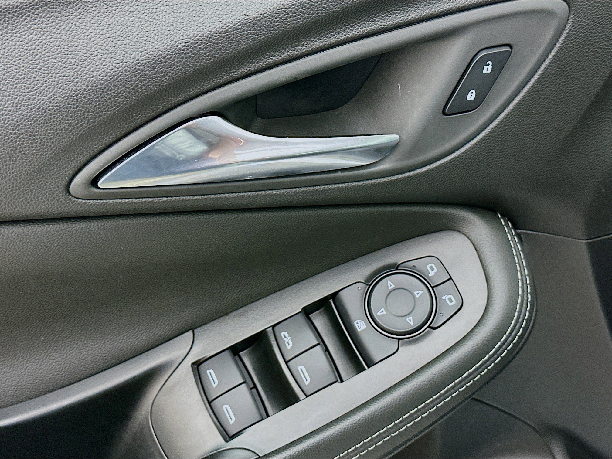 Used 2025 Buick Encore GX Preferred image 15