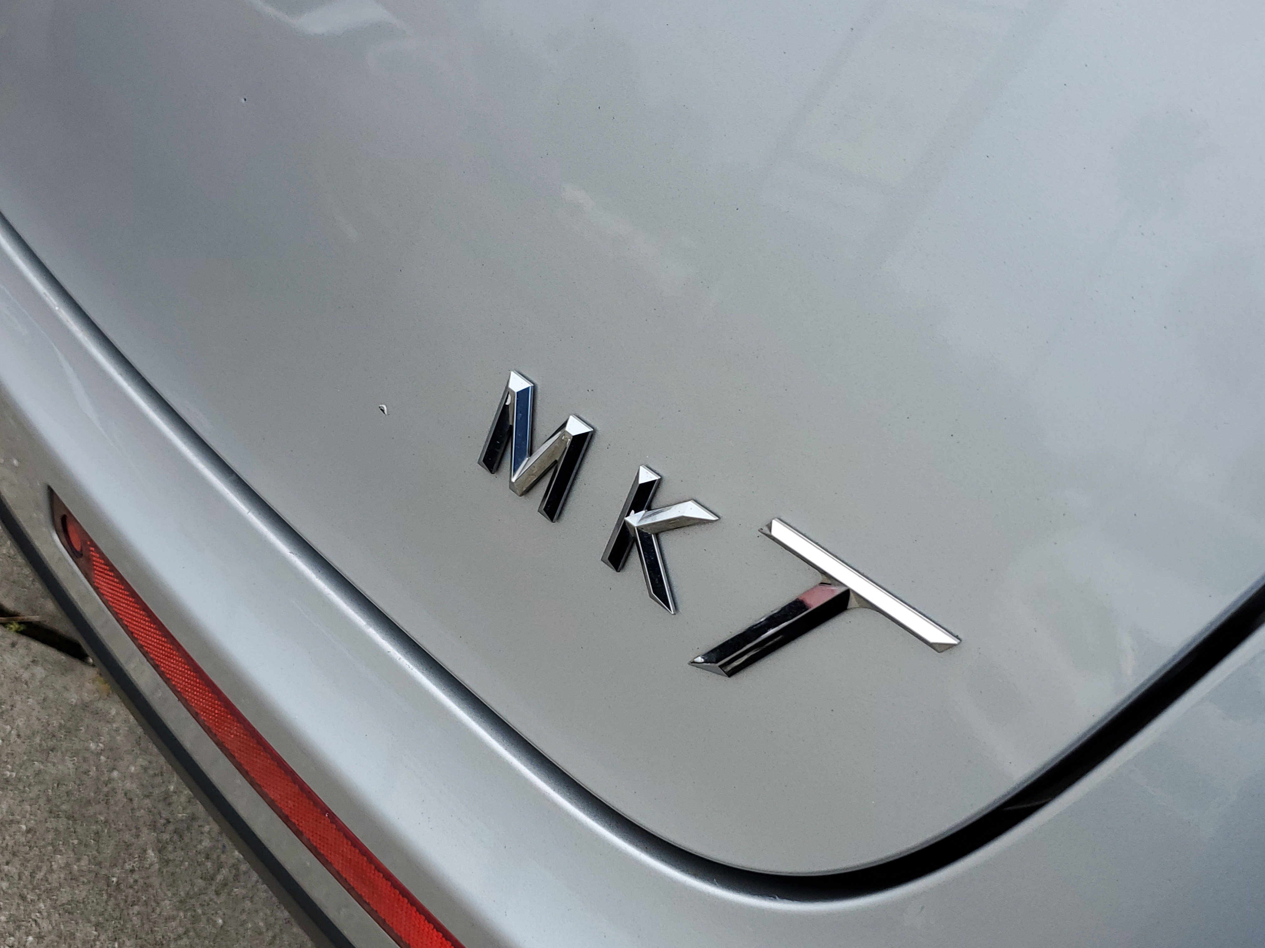 Used 2018 Lincoln MKT AWD w/ Technology Package image 6