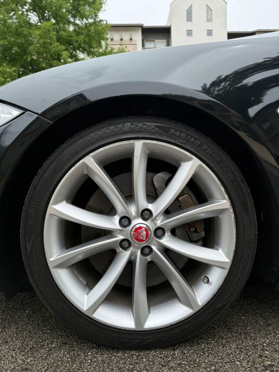 Used 2015 Jaguar XF Sport RWD image 10