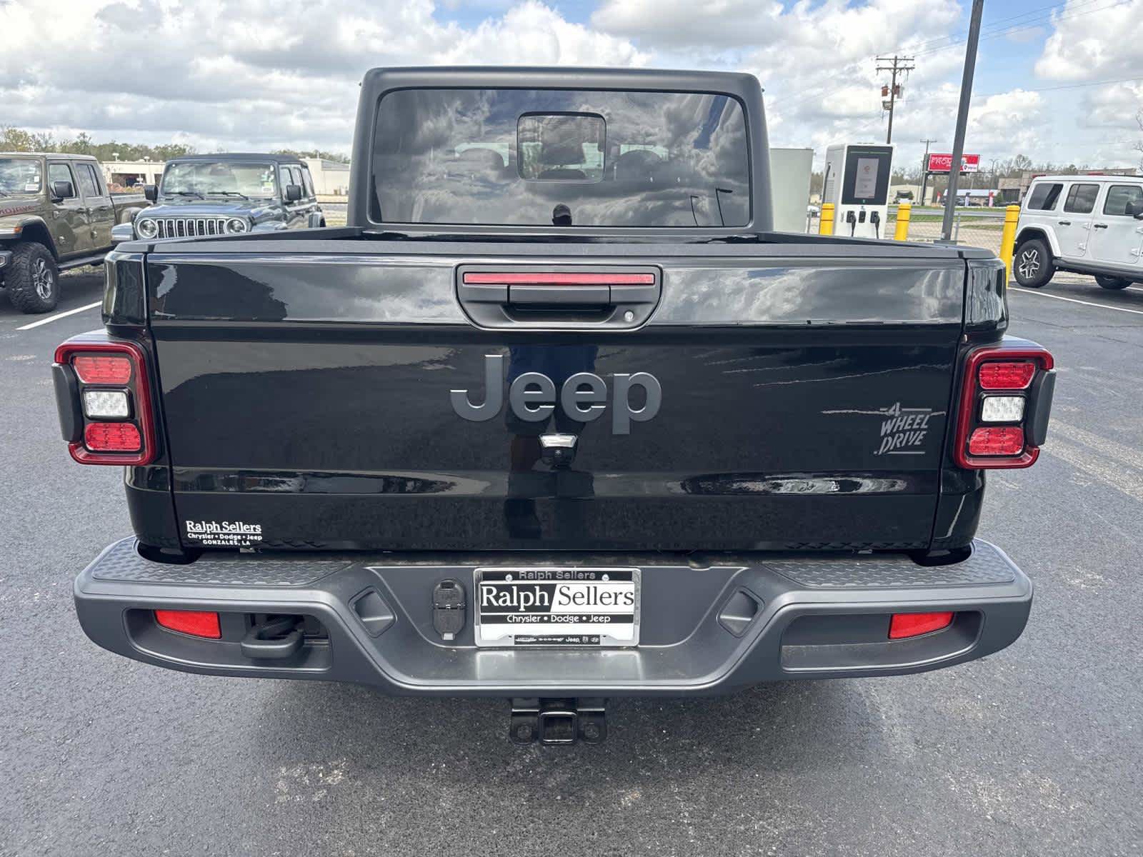 New 2026 Jeep Gladiator Sport AWD/4WD image 5