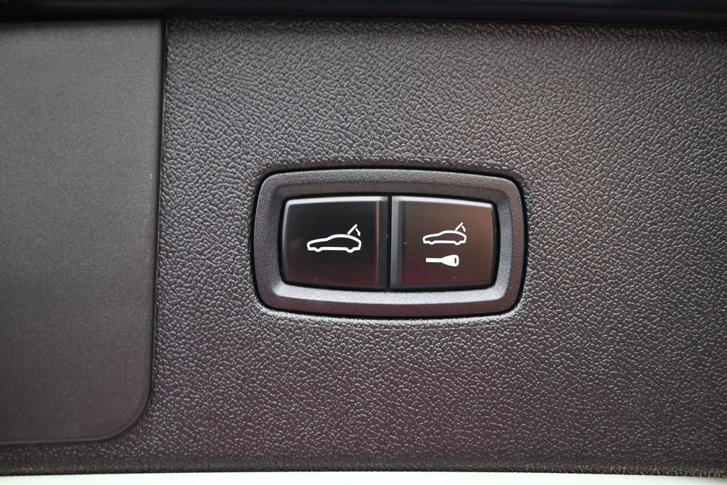 Used 2021 Porsche Cayenne AWD/4WD image 17