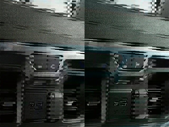 Used 2023 GMC Sierra 3500 Denali w/ Denali Ultimate Package image 18