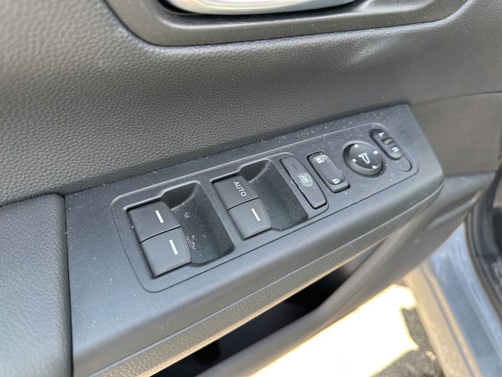 Used 2025 Honda CR-V LX image 16