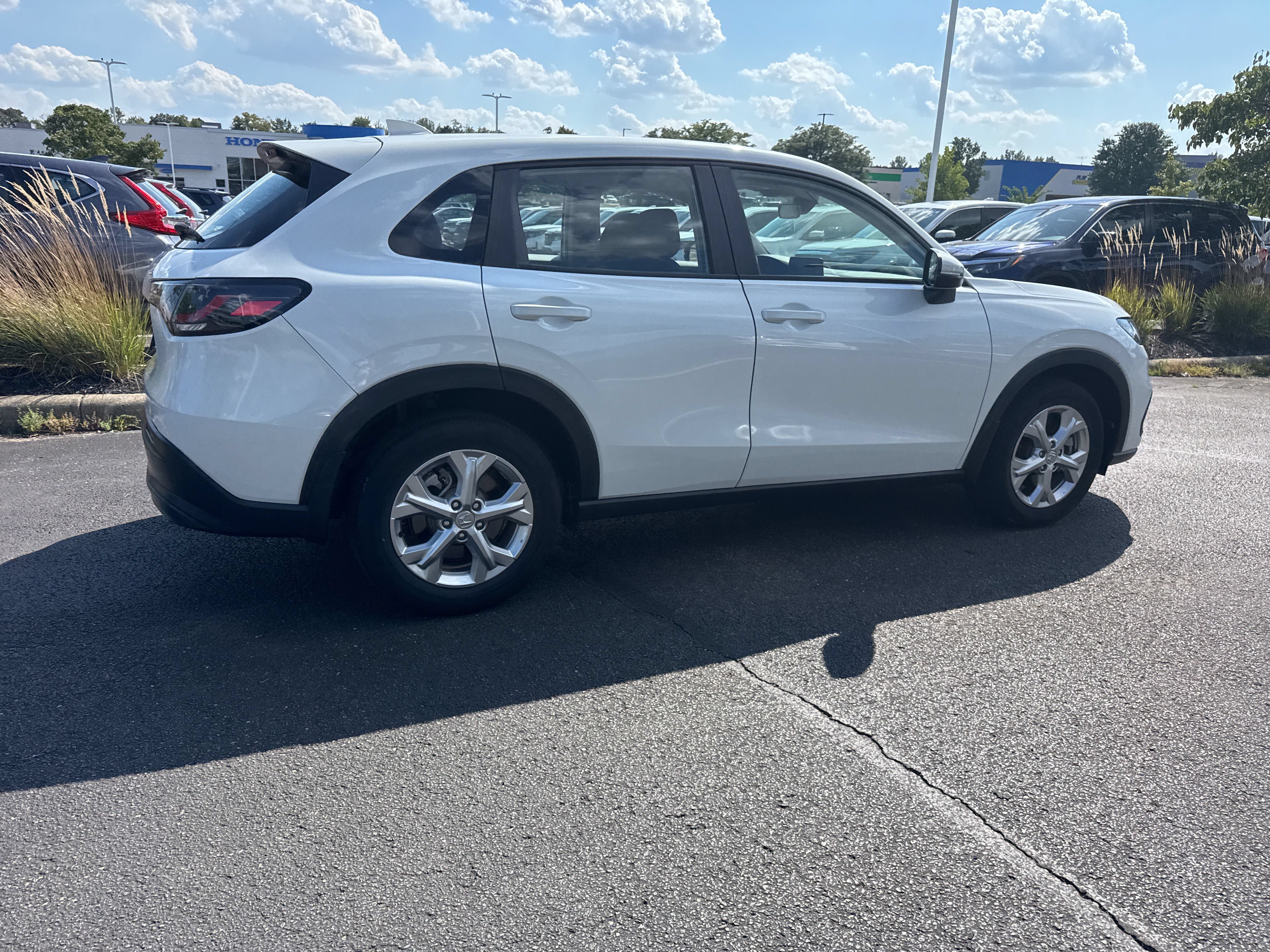 Used 2023 Honda HR-V LX image 26