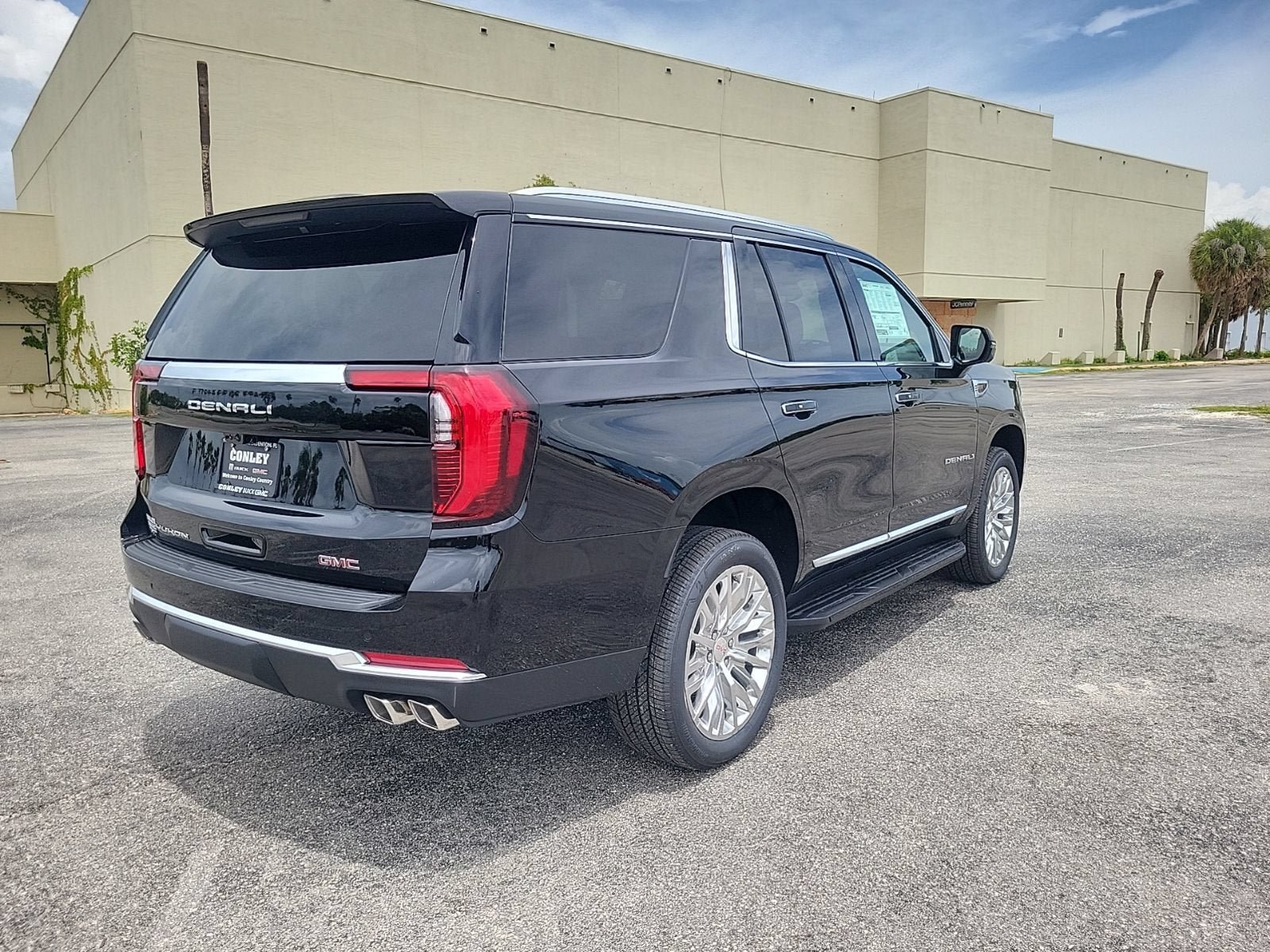 New 2026 GMC Yukon Denali w/ Advanced Technology Package AWD/4WD image 5