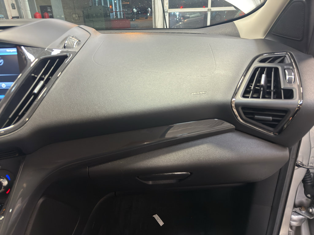 Used 2015 Ford Escape Titanium image 21