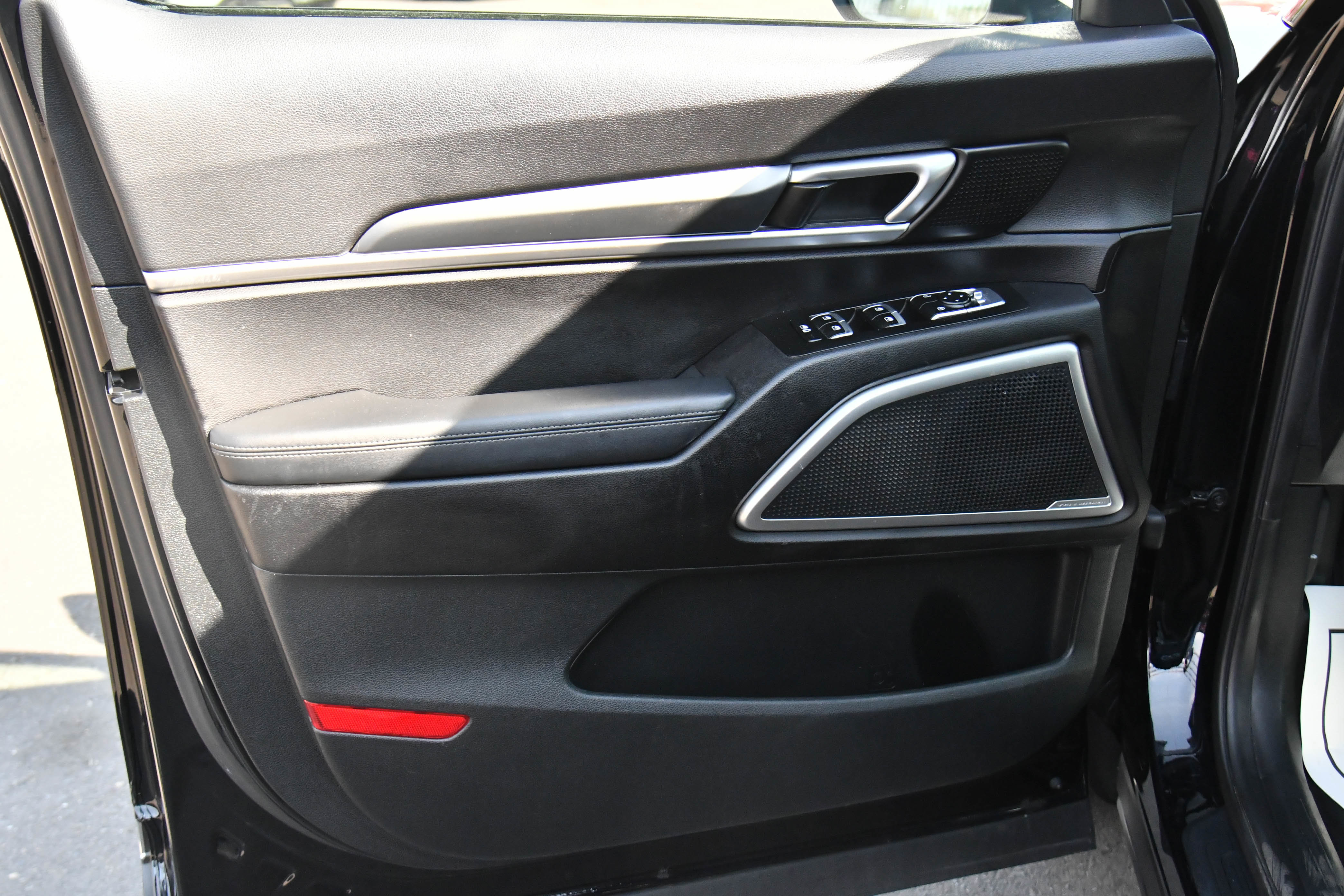 Used 2022 Kia Telluride LX image 14