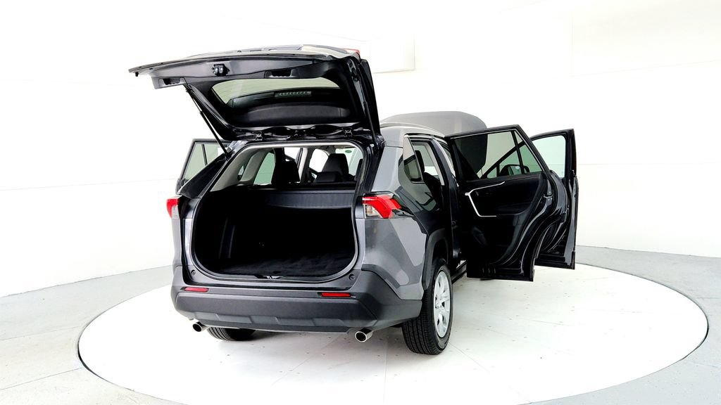 Certified 2021 Toyota RAV4 LE FWD image 11