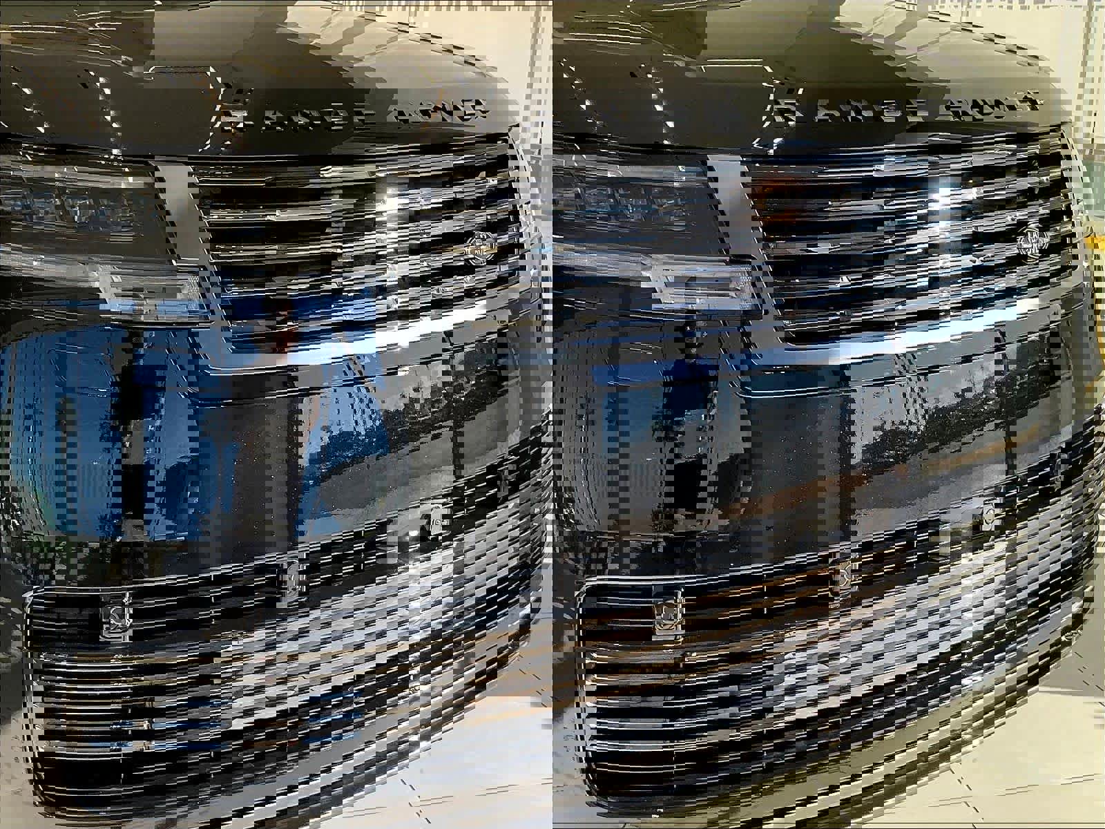 New 2026 Land Rover Range Rover SV image 31