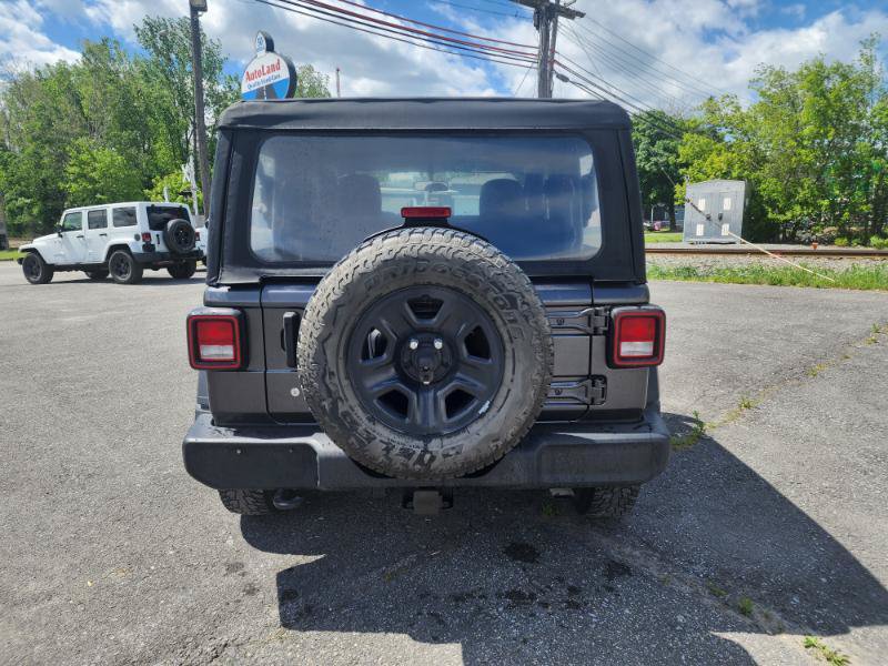 Used 2018 Jeep Wrangler Sport AWD/4WD image 2