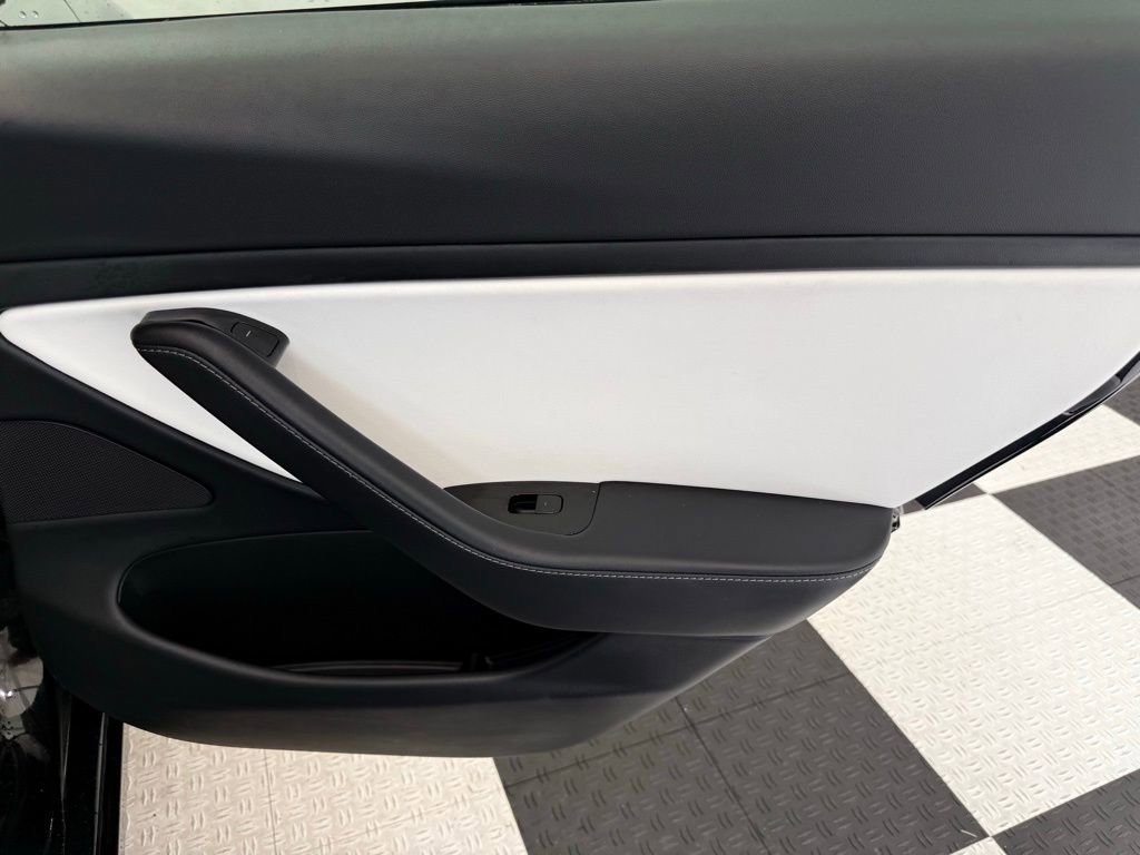 Used 2020 Tesla Model 3 Performance image 24