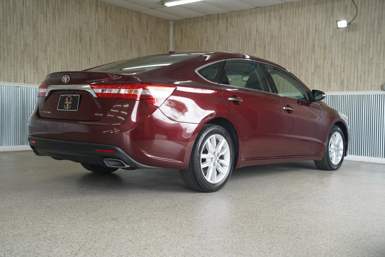 Used 2014 Toyota Avalon XLE Premium FWD image 10