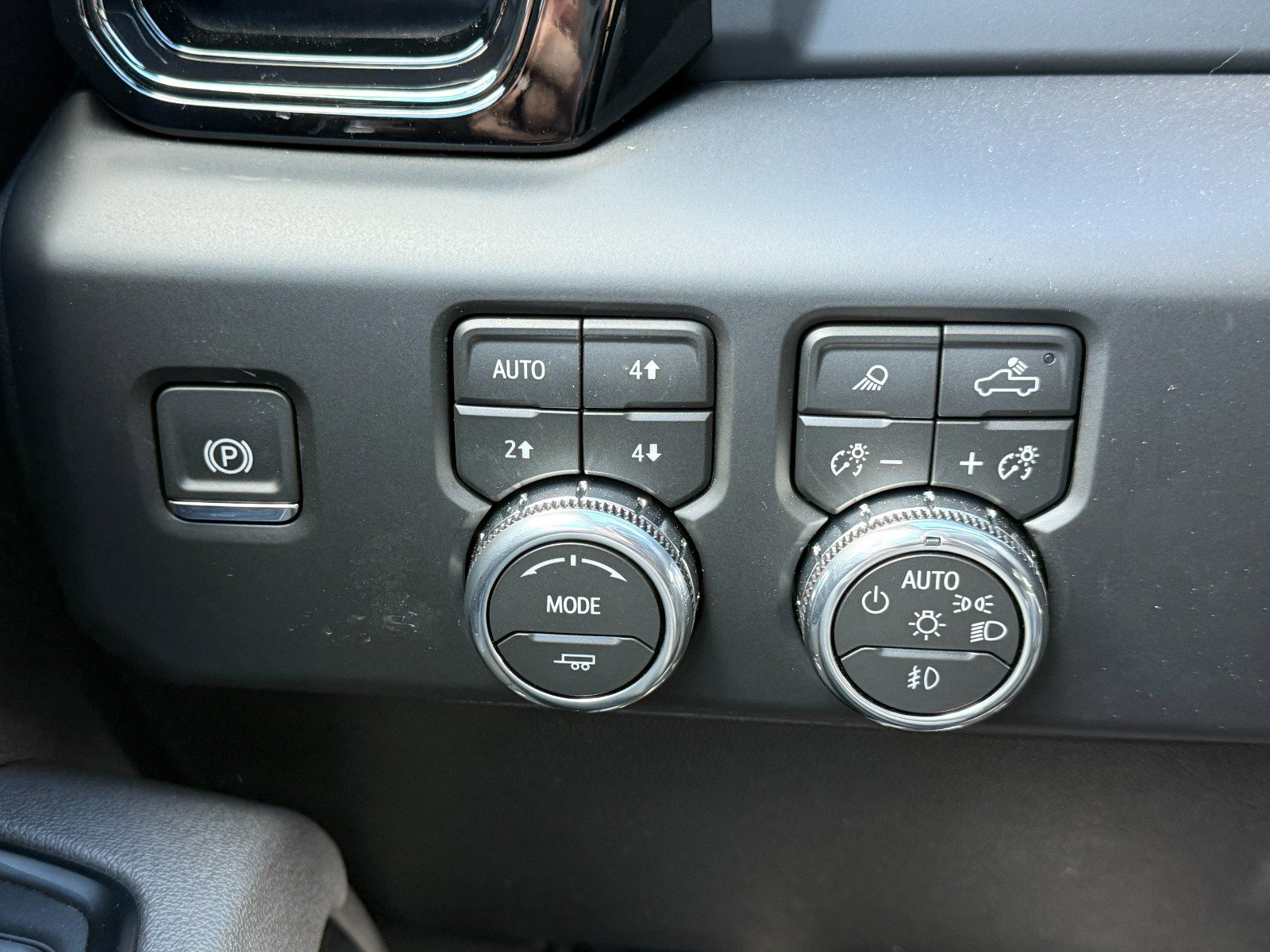 New 2026 GMC Sierra 3500 AT4 image 33