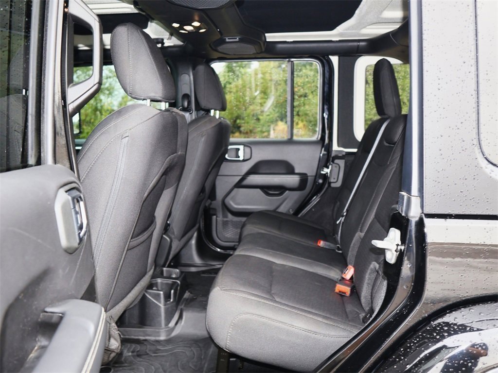 Used 2023 Jeep Wrangler Sahara image 17