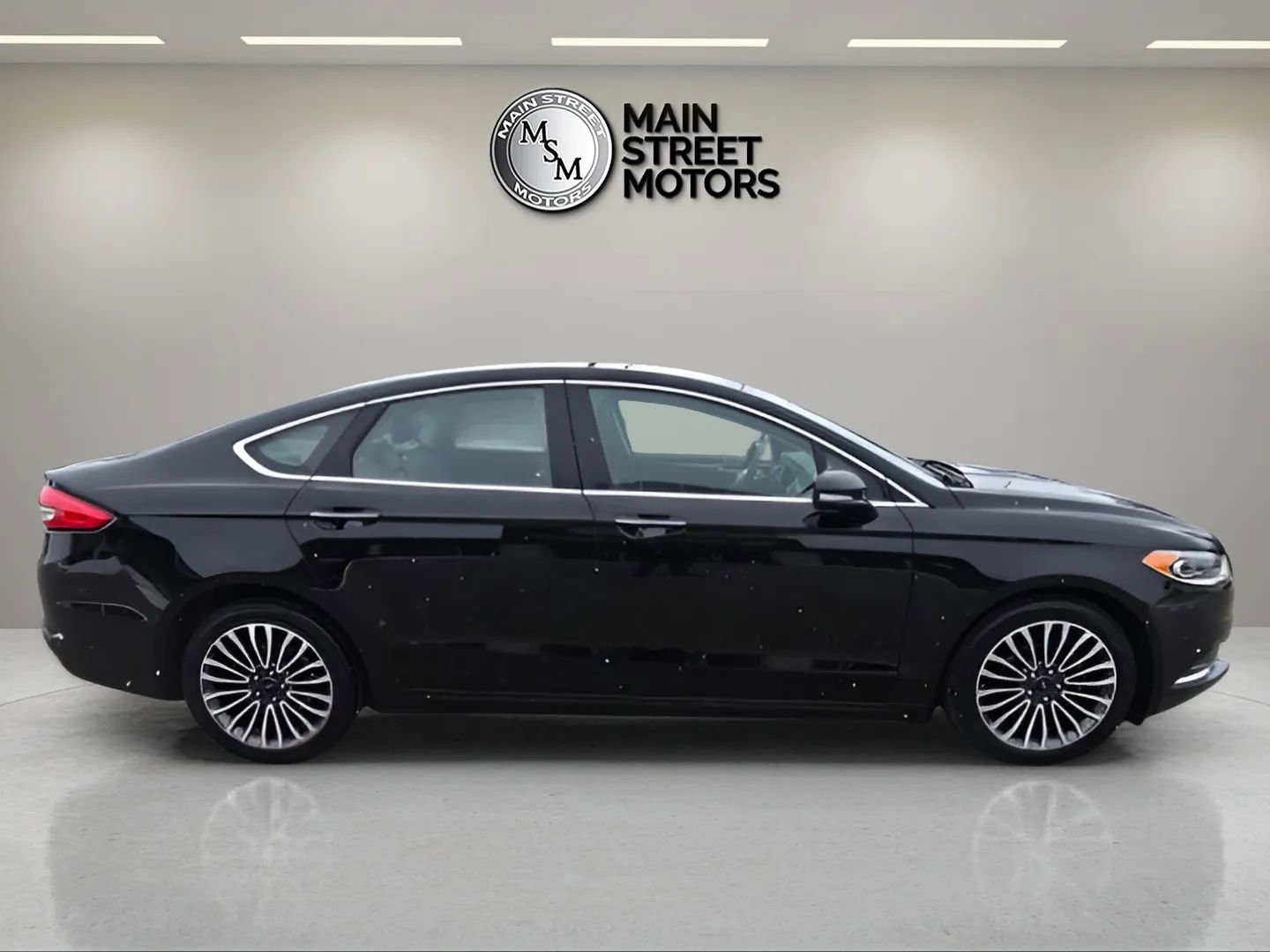 Used 2018 Ford Fusion SE w/ Fusion SE Technology Package image 6