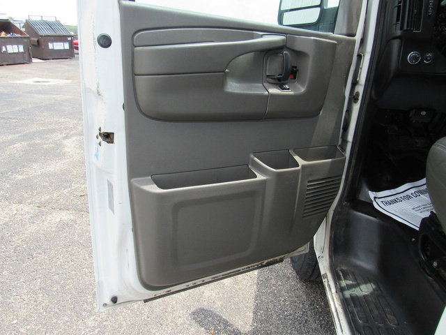Used 2014 Chevrolet Express 2500 RWD image 26