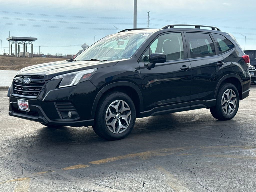 Used 2022 Subaru Forester Premium image 7