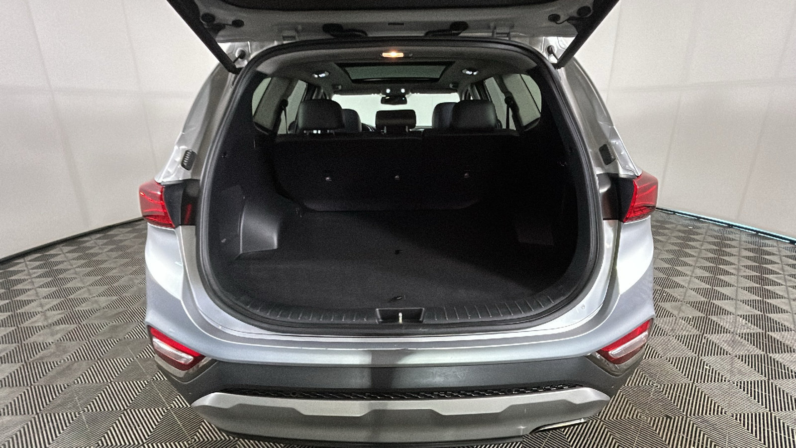 Used 2020 Hyundai Santa Fe Limited AWD/4WD image 33