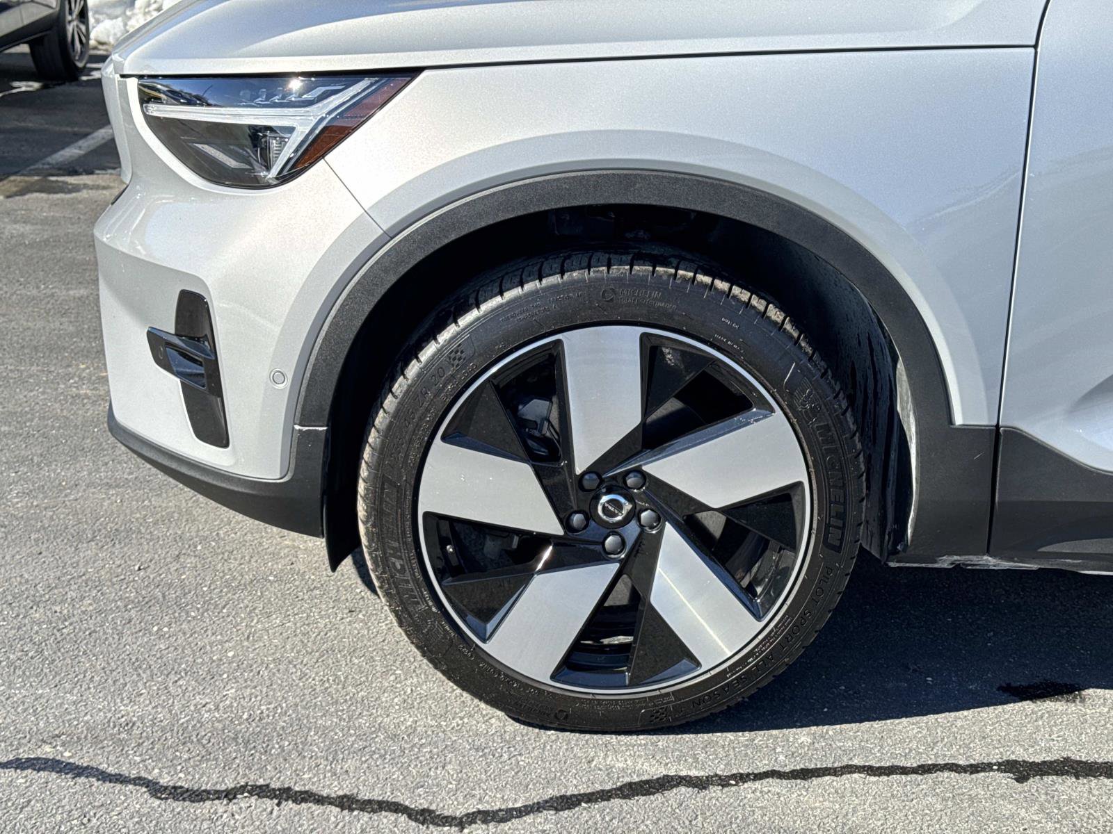 Used 2024 Volvo C40 P8 Recharge Ultimate image 30