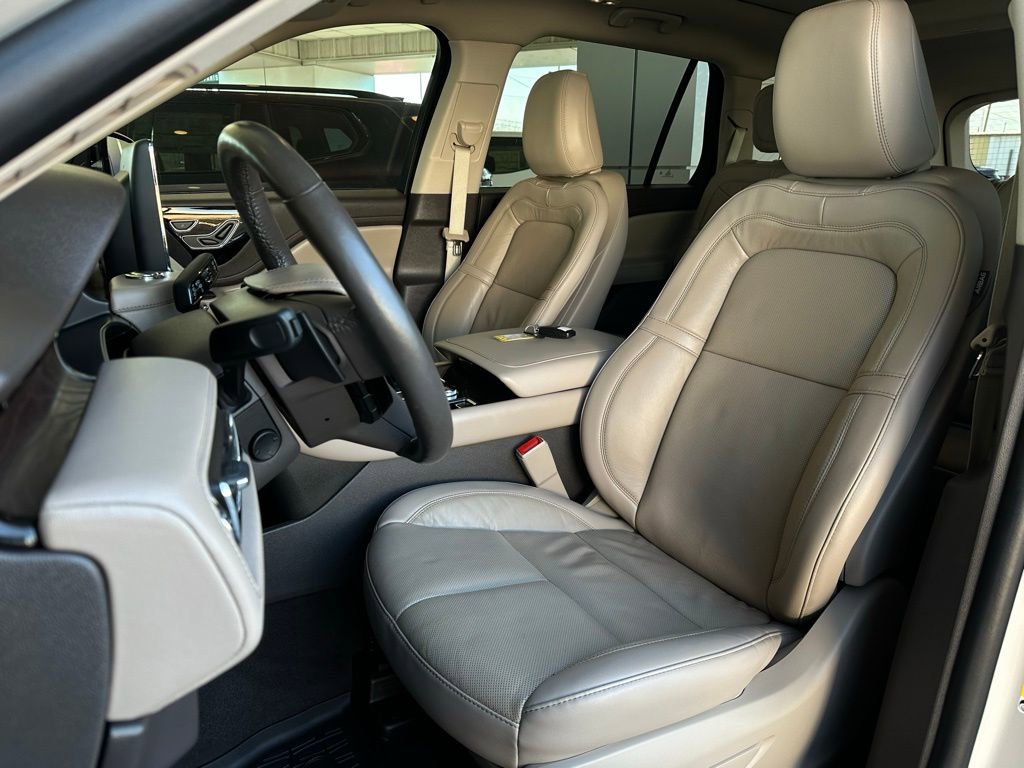 Used 2023 Lincoln Aviator Reserve w/ Elements Package Plus image 14