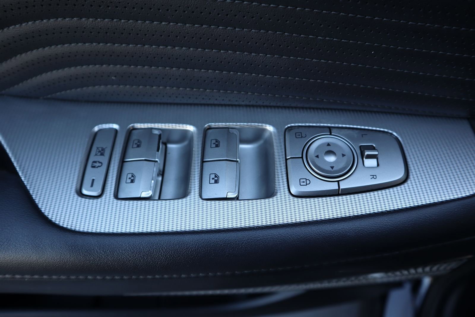 Used 2023 Hyundai Palisade Calligraphy image 15