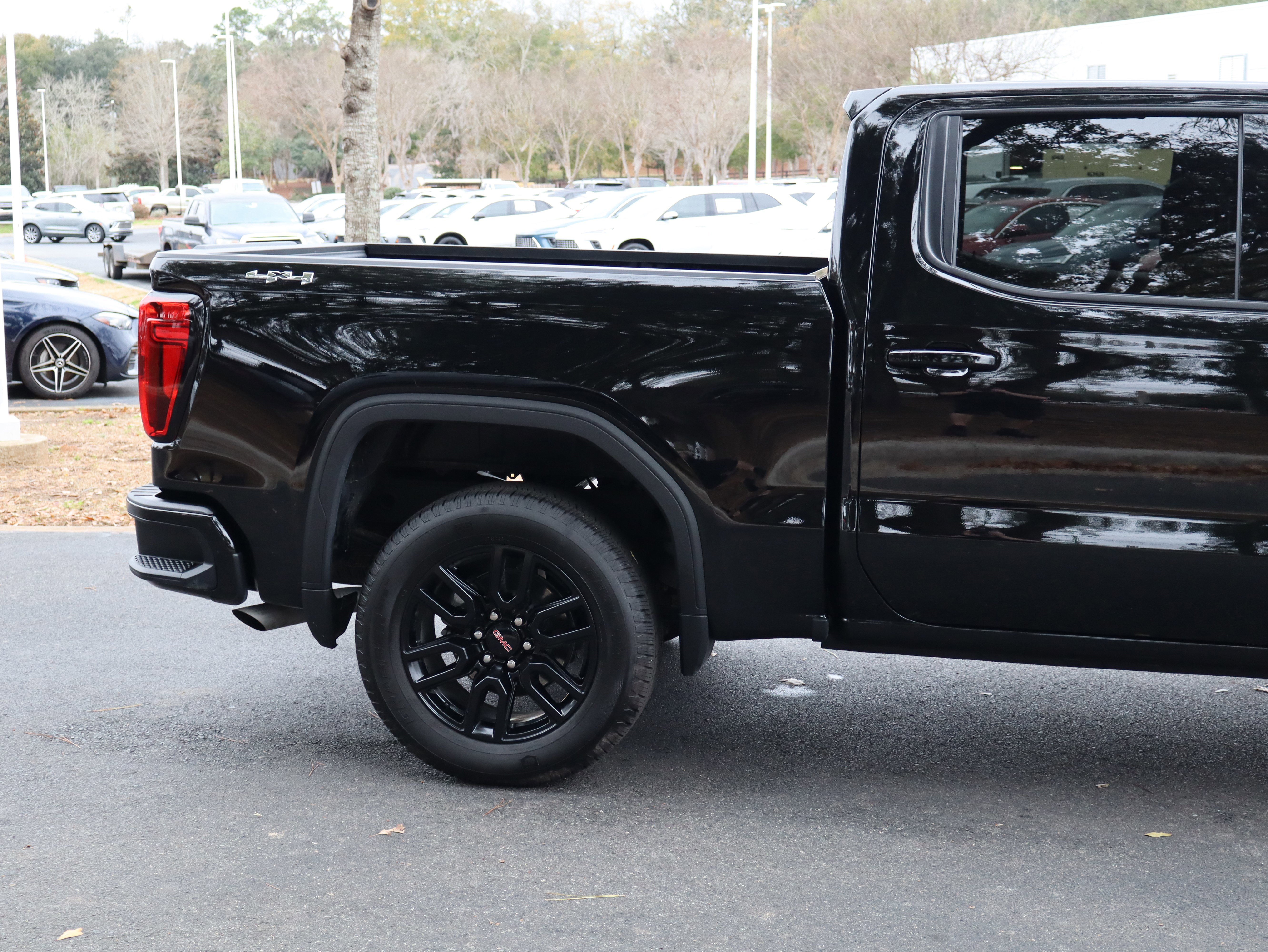 Used 2026 GMC Sierra 1500 Elevation image 5