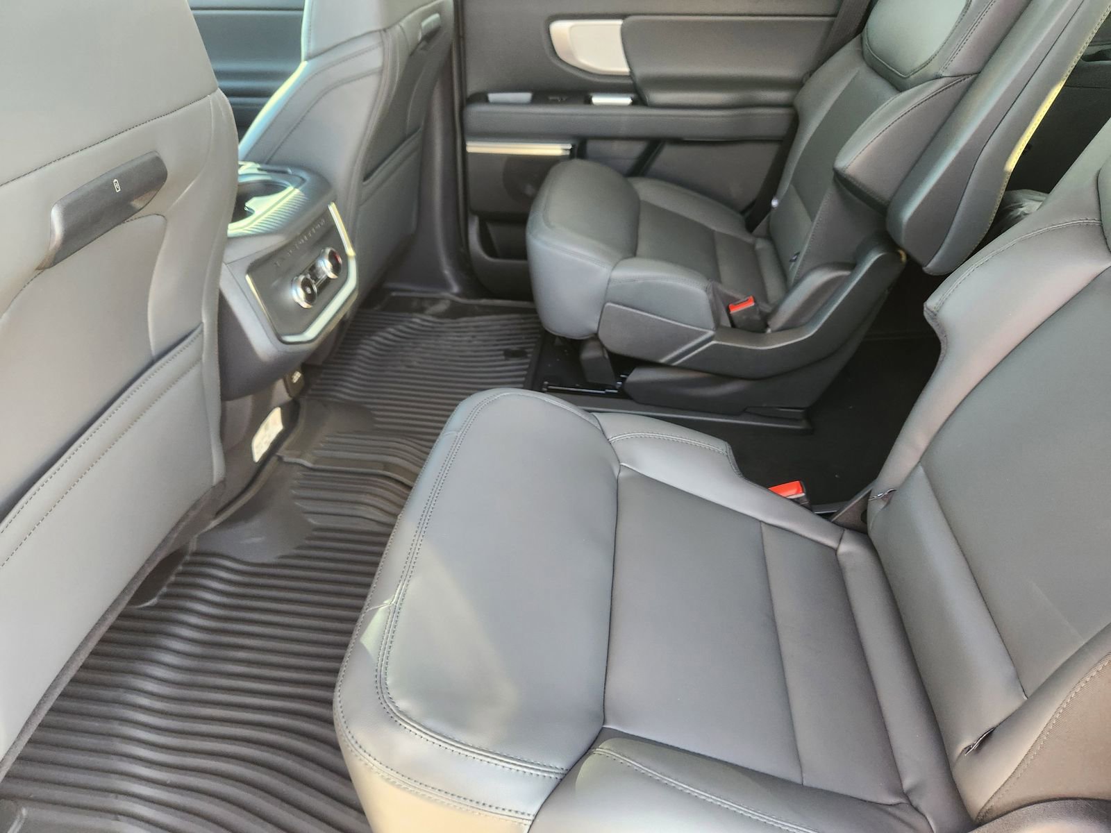 New 2026 Ford Expedition Active image 26